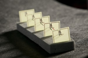 5個のアンテナセルを1列に並べたマイクロ波発電ユニット (Credit: Duke University)